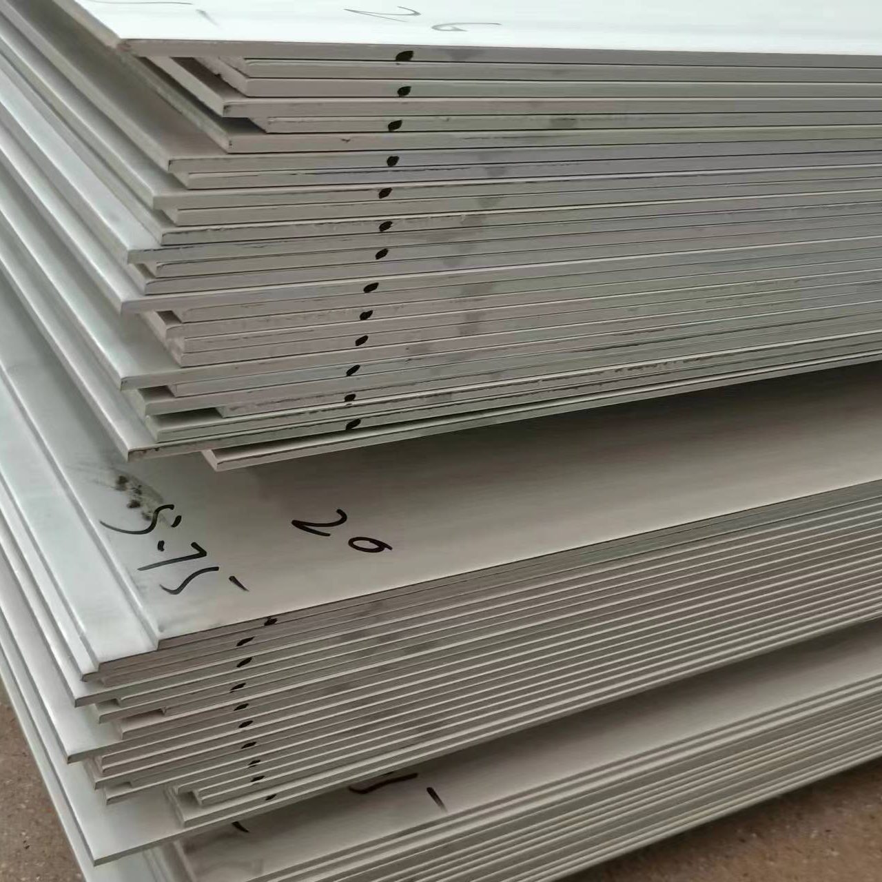 Лист нержавеющий